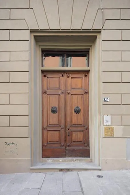 Elegant Apartment With Stunning Frescoed Ceilings Florence