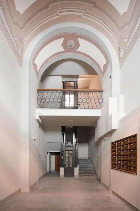 Elegant Apartment With Stunning Frescoed Ceilings Florence