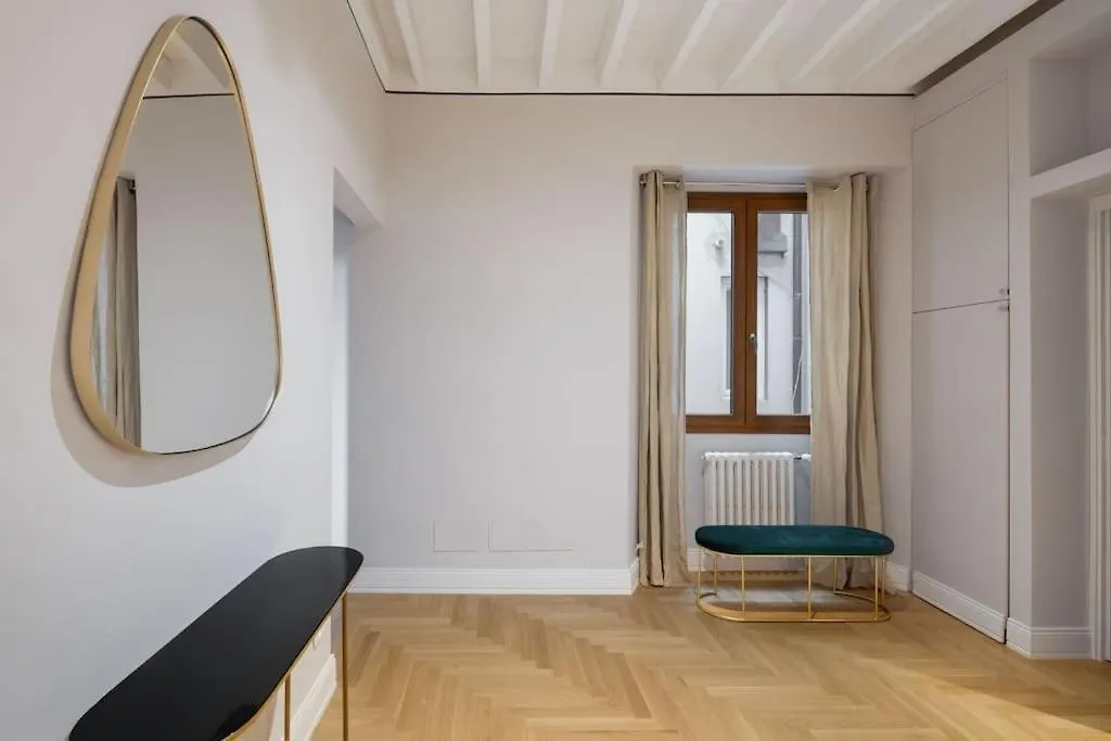 Elegant Apartment With Stunning Frescoed Ceilings Florence 0*,  Italy