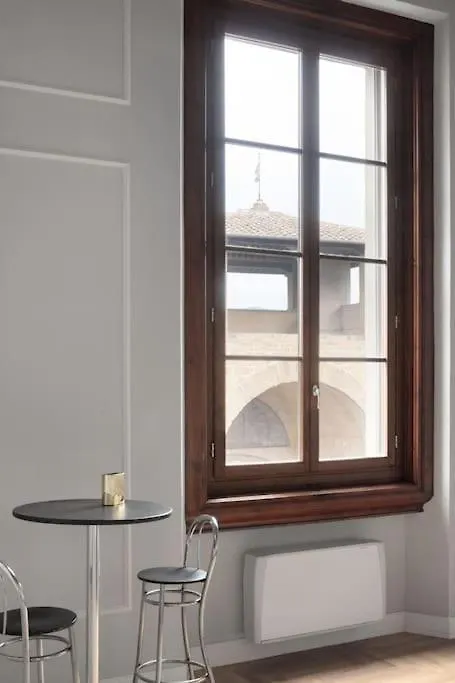 Elegant Apartment With Stunning Frescoed Ceilings Florence